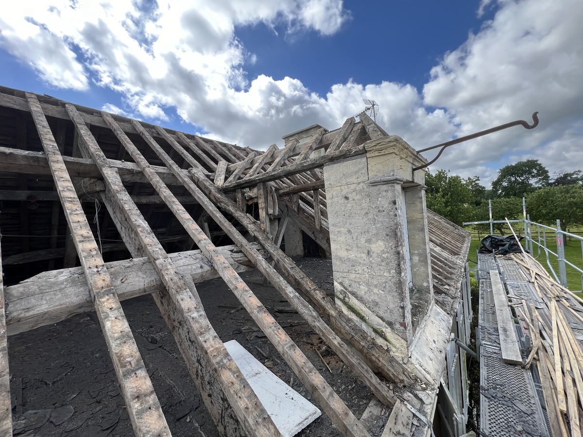Rénovation couverture ardoise naturelle vaux sur aure