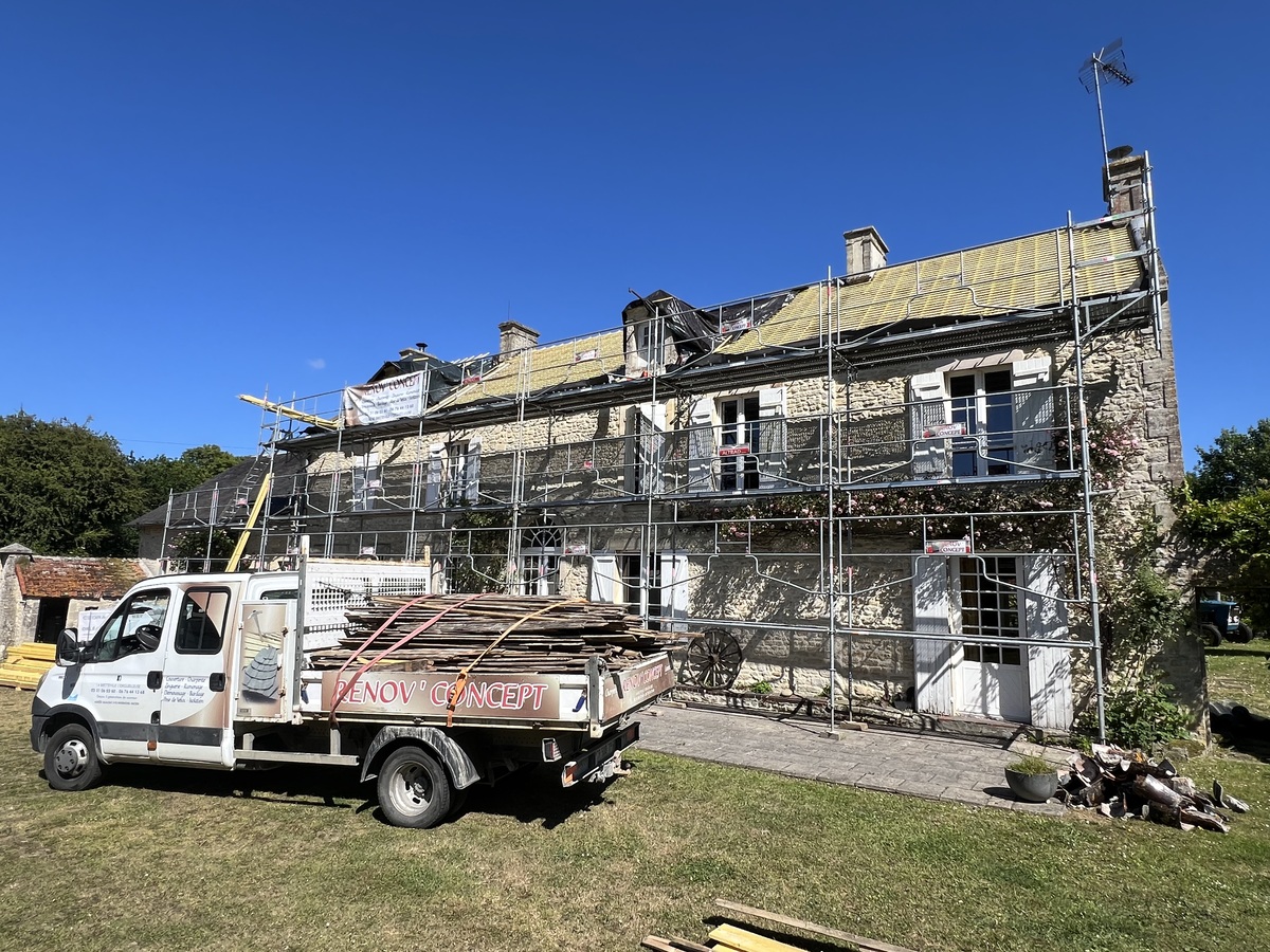 Rénovation couverture ardoise naturelle vaux sur aure